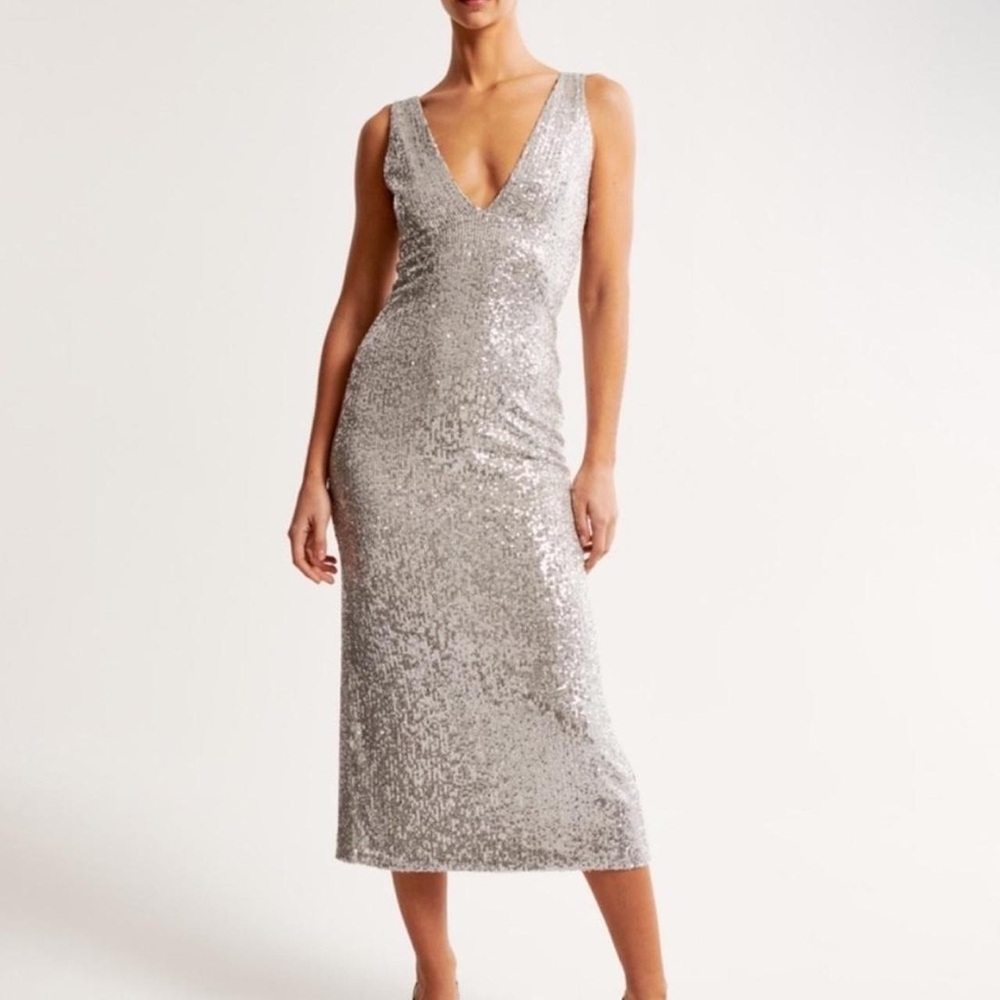 NWOT Abercrombie Elegant Sequin Evening Dress in Silver